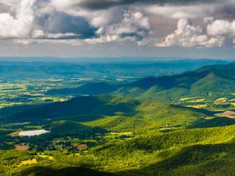 Less than a hundred miles from the city, visitors can begin their trip to Shenandoah by cruising on the crest of the Blue Ridge Mountains along Skyline Drive.